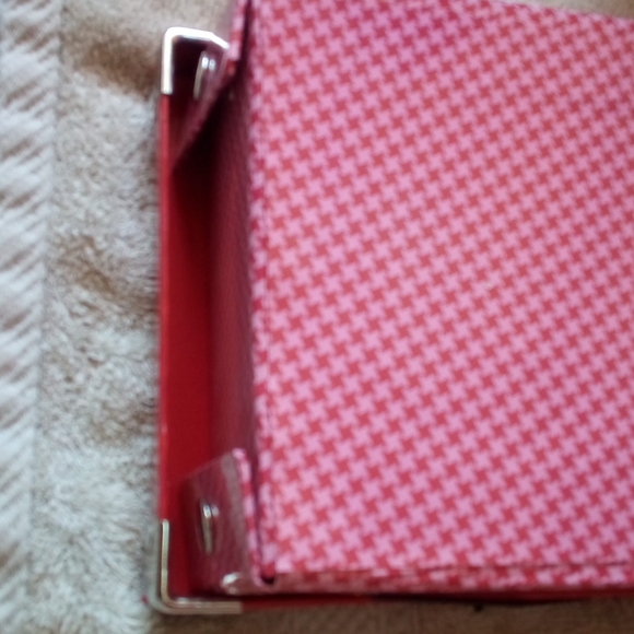 Nifty Red Box - Picture 3 of 7